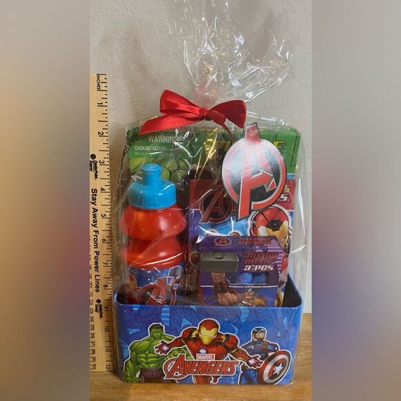 New Marvel Avengers Kids Boy Gift tin Set Birthday Holiday Festive - Picture 8 of 8